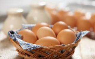 Сколько в одном яйце грамм белка?