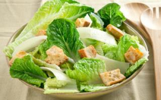 Kako pripremiti umak za Cezar salatu - jednostavni recepti kod kuće