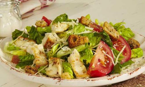 Mga salad ng Turkey - masaganang meryenda para sa mga pista opisyal at pang-araw-araw na buhay