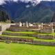 A beleza histórica de Machu Picchu, Peru Em que montanha está localizada Machu Picchu?