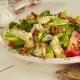 Pureće salate - obilni zalogaji za praznike i svakodnevni život